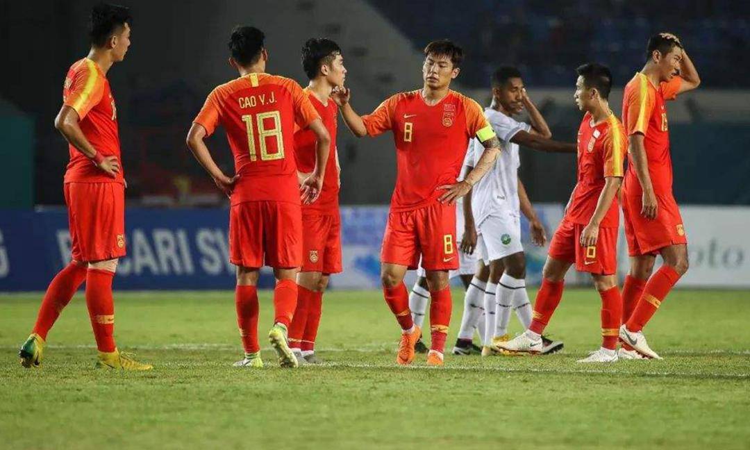 阿扎伦卡新星出色防守表现突出，热火前途光明！引发球迷热议(阿扎尔穆里尼奥)-开云App