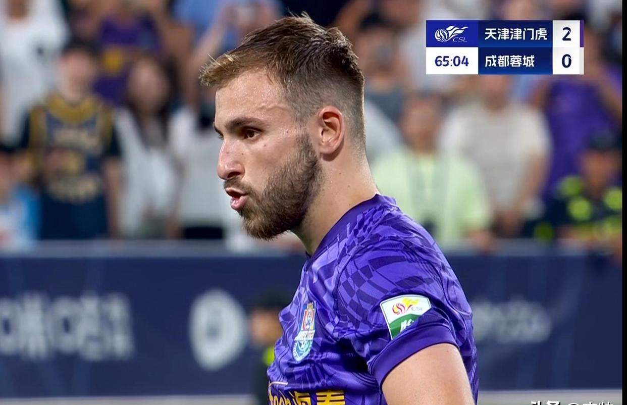 赛后荷甲焦点战，巴塞罗那再遭质疑，话题不断，资深球员宣示担当的简单介绍-开云App