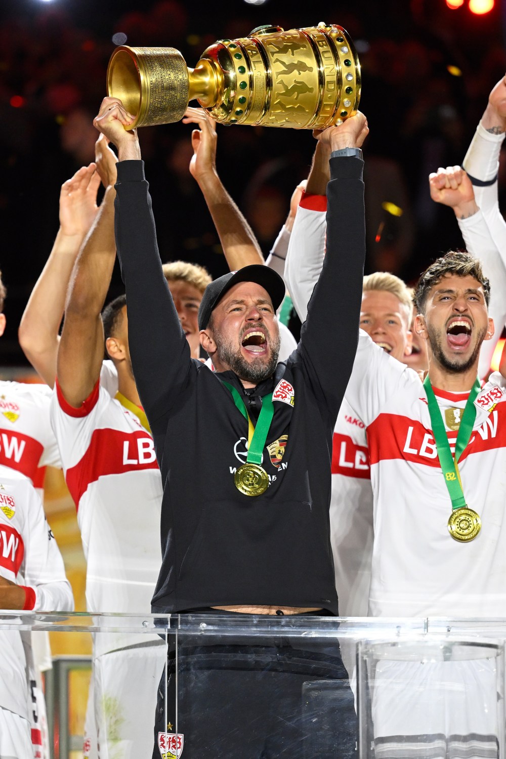 赛前意大利杯焦点战；斯图加特迎来里程碑；引发热议；球队文化再被提及的简单介绍-开云App